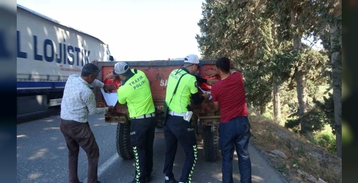 Hasat mevsiminde hayat kurtaran önlem: Traktörlere reflektör dağıtıldı