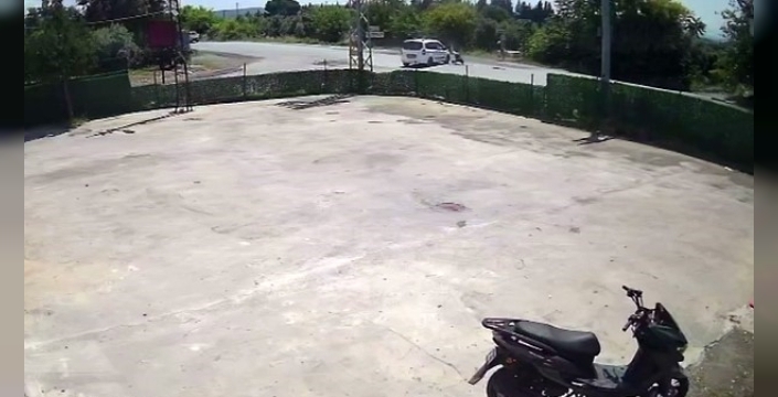 Hatay'da motosiklet kazasında 2 kişi metrelerce havaya uçtu