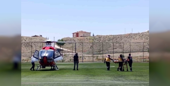 Hayatı tehlikedeydi, hava ambulansı Malatya'ya taşıdı: Ülseratif kolit hastasına acil müdahale
