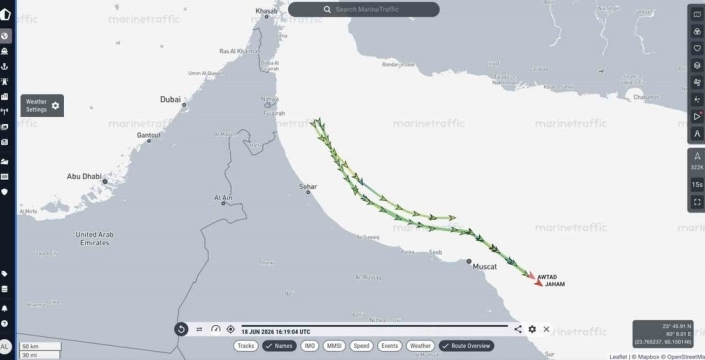 Hürmüz Boğazı'ndaki süper tankerler yeniden sinyal vermeye başladı