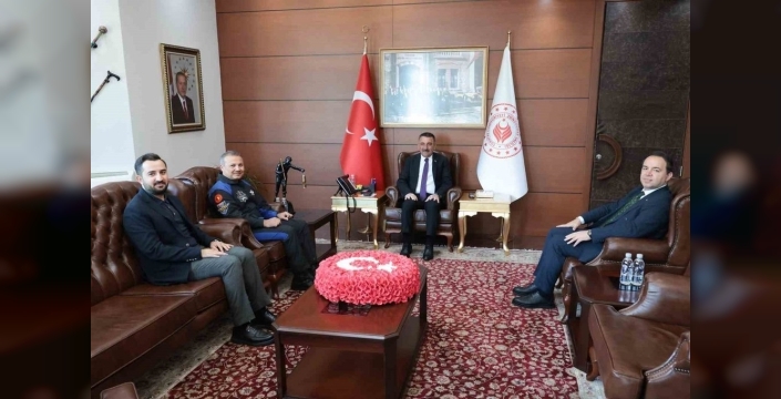 İlk Türk astronot Alper Geze ravcı, Vali Hacıbektaşoğlu’nu ziyaret etti