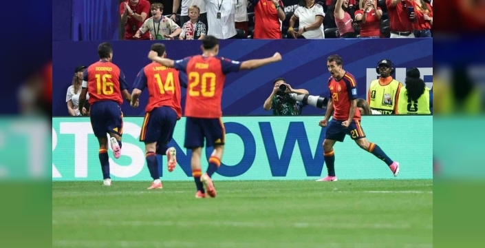 İspanya, Suudi Arabistan'ı ezdi geçti: 4-0