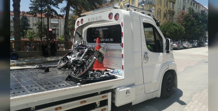 Isparta'da akıl almaz kaza: Motosikletli genç böyle yaralandı!