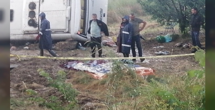 Isparta'da tur minibüsü şarampole devrildi: 4 ölü, 16 yaralı