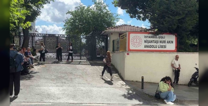 İstanbul'da YKS heyecanı: Adaylar sınava yetişmek için koştu