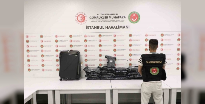 İstanbul Havalimanı'nda büyük uyuşturucu operasyonu: 22,5 kilogram esrar ele geçirildi