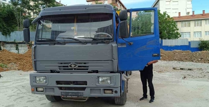 Kadıköy'de kaçak döküm skandalı: Plakasız kamyona ve sahibine devasa ceza yağdı!
