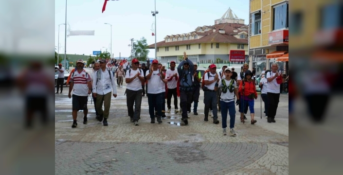 Kahramanlık yolu adım adım ilerliyor: İstiklal Yolu yürüyüşü Seydiler'e ulaştı