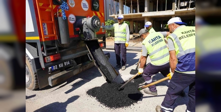 Kahta, yeni asfalt robotuyla yolları baştan yaratıyor