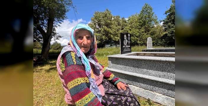 Kara lastik, baston ve mezar yolu: Bir annenin yürek burkan yas yolculuğu
