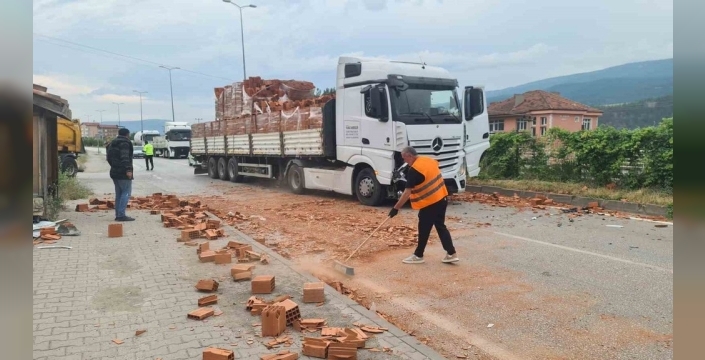 Karabük'te tır ve kamyonet çarpıştı: Şans eseri can kaybı yok