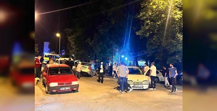 Karabük'te yürekleri ağza getiren kaza anı kamerada: 5 araç birbirine girdi, 2 yaralı