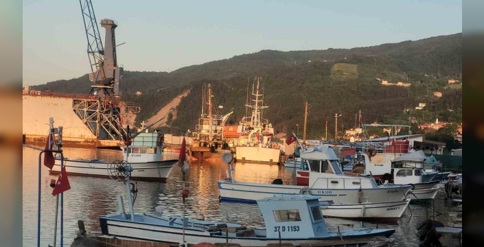 Karadeniz'de dehşet: Saldırıdan kurtulan tekne İnebolu'ya getirildi
