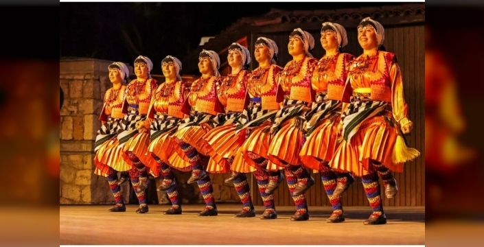 Kastamonu Üniversitesi halk dansçılarından muhteşem başarı: Türkiye ikinciliği!