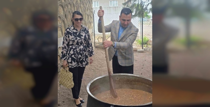 Kaymakam Algın, Karaburun'da aşure etkinliğine katıldı