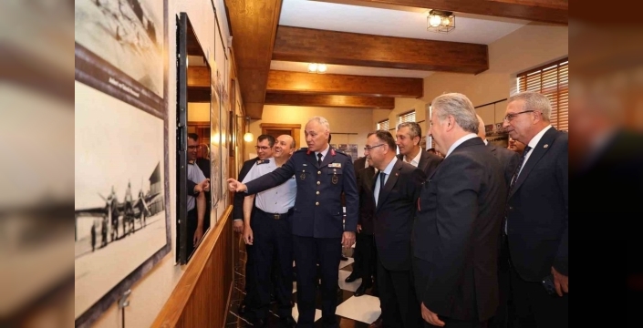 Kayseri'de havacılığın 100 yıllık mirası resimlerle hayat buldu