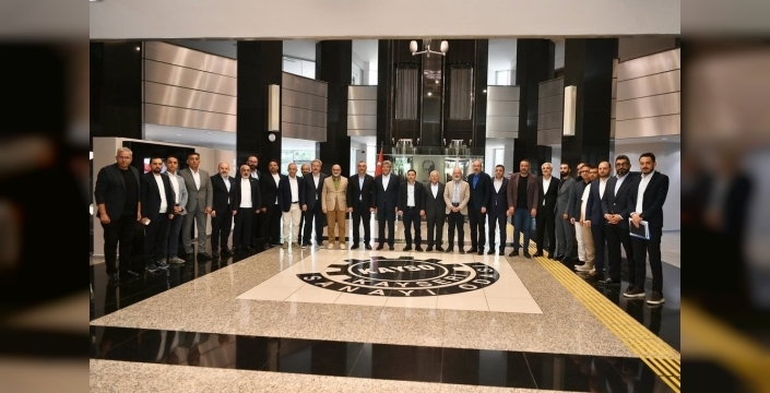 Kayseri sanayicileriyle buluşan Büyükkılıç, şehri 'fuarlar şehri' yapma vizyonunu paylaştı