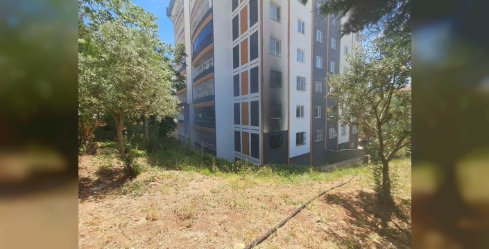 Kilis'te ev yangını: 4 kişi dumandan etkilendi