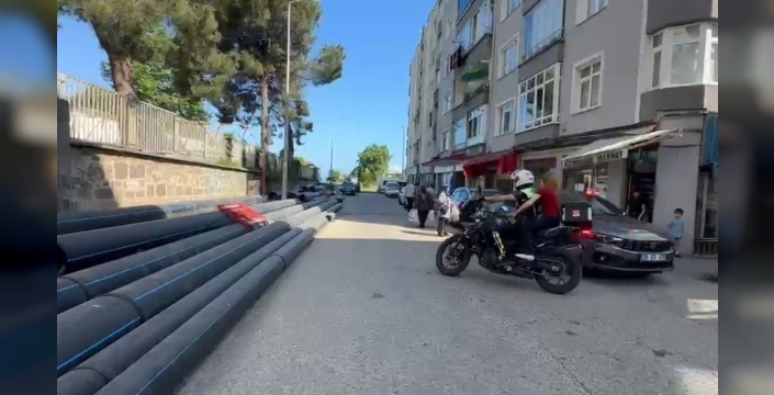 Kimliğini unutan öğrenciye polis desteği: Sınava yetiştirildi