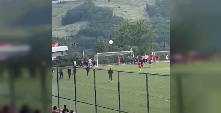 Kırklareli'nde amatör maçta futbolcular arasında arbede
