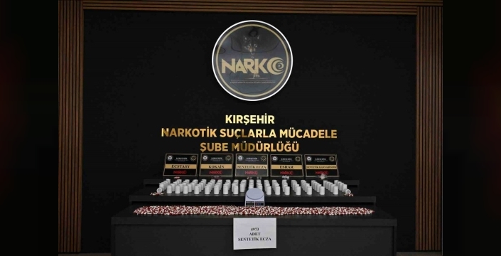 Kırşehir'de uyuşturucu tacirlerine darbe: 2 şüpheli hap ve maddeyle yakalandı, tutuklandı!