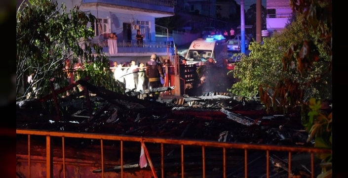 Kocaeli'de gecekondu yangını paniğe neden oldu: Kundaklama şüphesi araştırılıyor