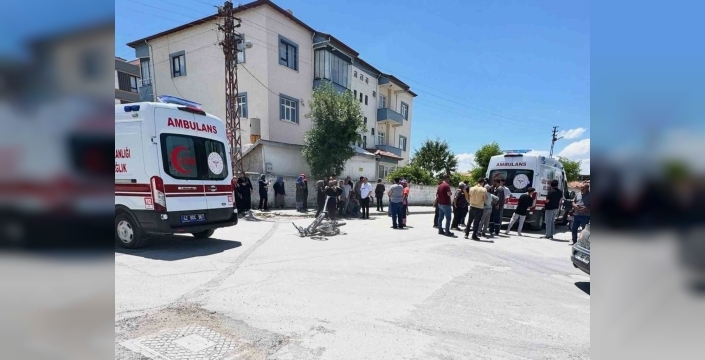 Konya'da ölümle burun buruna: Beton mikseriyle çarpışan motosiklettekiler mucize eseri kurtuldu