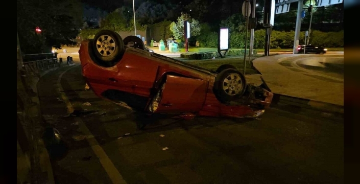 Köpeği kurtarma çabası canından ediyordu: Alkollü sürücü takla attı