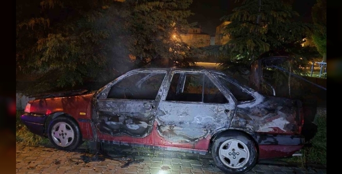 Kulu’da korkutan yangın! Park halindeki otomobil küle döndü