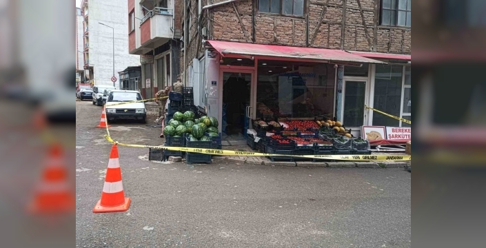 Kumru'da dehşet: Eşini bıçaklayarak öldürdü, bir kişiyi ağır yaraladı
