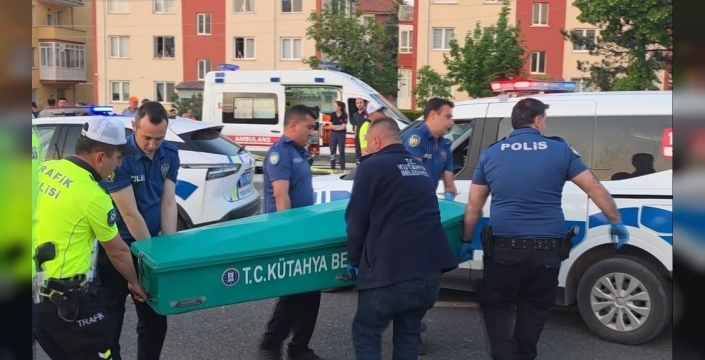 Kütahya'da meydana gelen kazada bir kişi hayatını kaybetti, iki kişi yaralandı