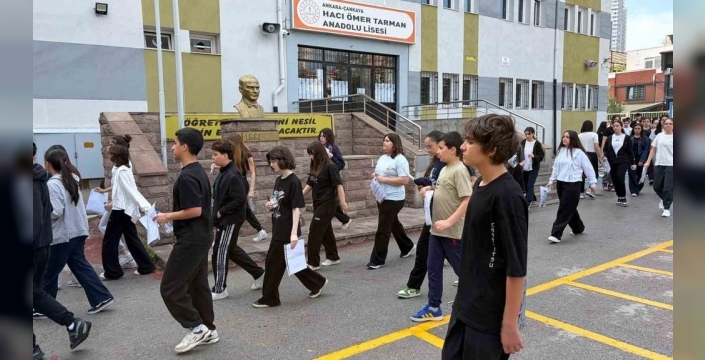 LGS’de heyecan dorukta: İlk oturum başladı