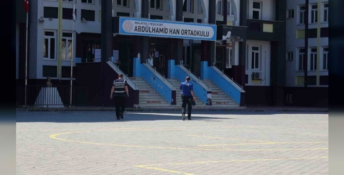 LGS öncesi kimlik krizi! Öğrenci gözyaşlarına boğuldu, polis ve vatandaş seferber oldu