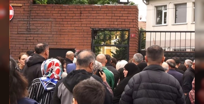 LGS sınavı sona erdi: Öğrenciler ve veliler duygu dolu anlar yaşadı