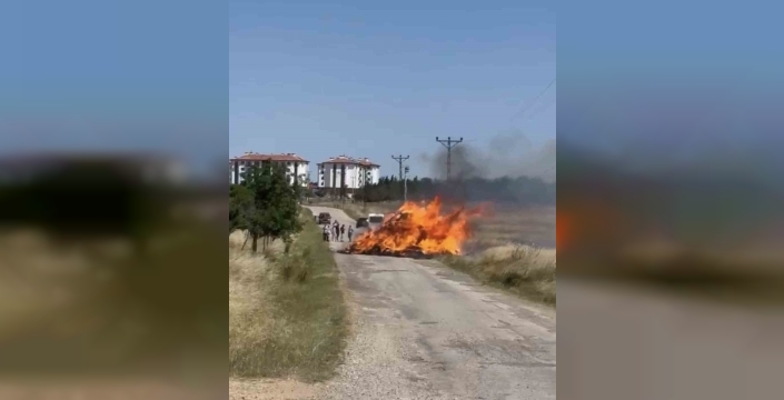 Lüleburgaz'da saman balyası yüklü römorkta yangın paniği