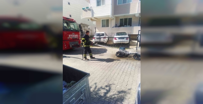 Lüleburgaz'da yürekler ağza geldi: Elektrikli bisikletin pili patladı, sürücü yaralandı!