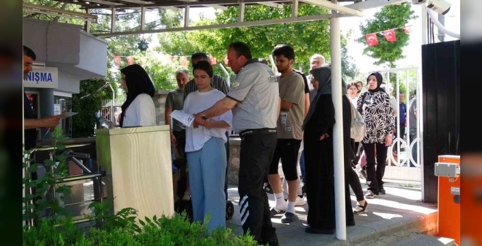 Malatya’da YKS heyecanı dorukta, adaylar sınavda ter döküyor