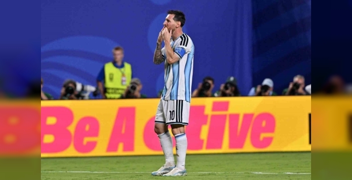 Messi rekor kırdı, Arjantin kupaya galibiyetle başladı!