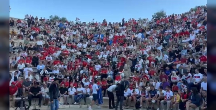 Milli heyecan 2 bin 500 yıllık antik tiyatroda yaşandı