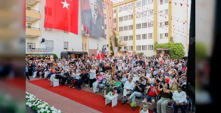 Minik dansçılar, GKV'nin 62. yılında dünya turuna çıktı!