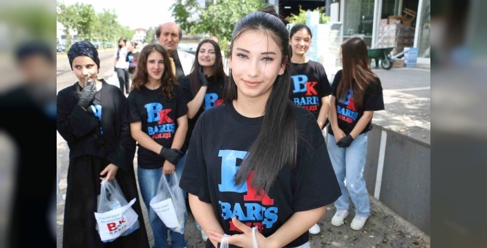 Minik ellerden büyük iyilik: Pet şişeler tekerlekli sandalyeye umut oldu