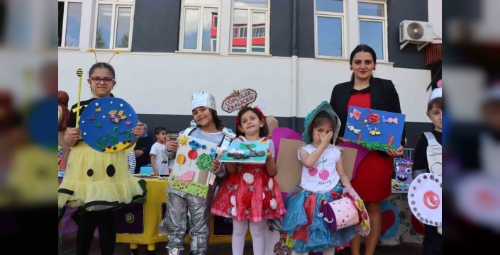 Miniklerden geri dönüşüm harikası: Bayat ekmekle yemek yaptılar