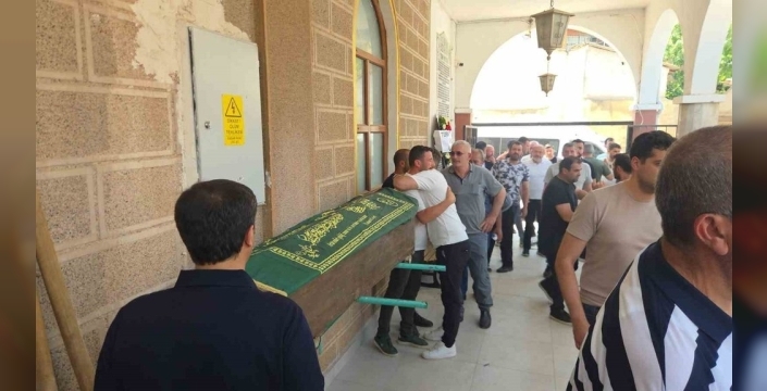 Motosiklet kazasında kaybettiği iki evladının acısıyla yıkılan anne babanın yürek dağlayan feryadı
