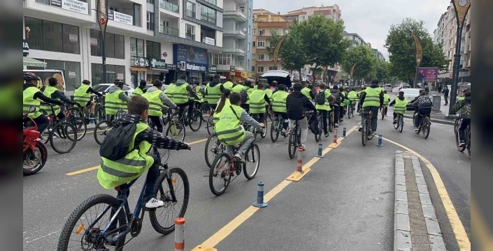 Niğde'de bisiklet tutkunları sağlıklı yaşam için pedal çevirdi