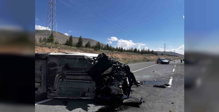 Niğde-Kayseri yolunda can pazarı: 4 yaralı