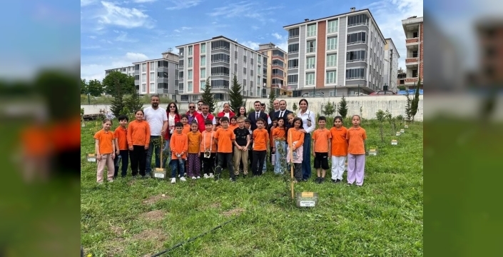 Öğrencilerin eliyle lavanta bahçesi hayata geçti