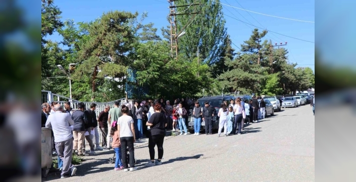 Oltu'da sınav heyecanı: Öğrenci son anda yetiştirildi