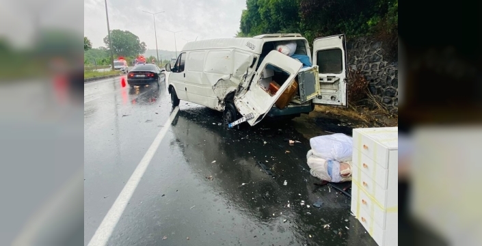 Ordu'da sağanak sonrası 3 aracın karıştığı kazada 6 kişi yaralandı