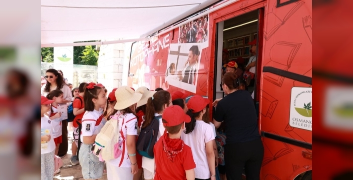 Osmangazi Belediyesi, çocuklara tarih ve kitap sevgisi aşılıyor