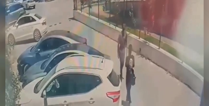 Platonik aşk dehşeti: Genç kadına sokak ortasında bıçaklı saldırı